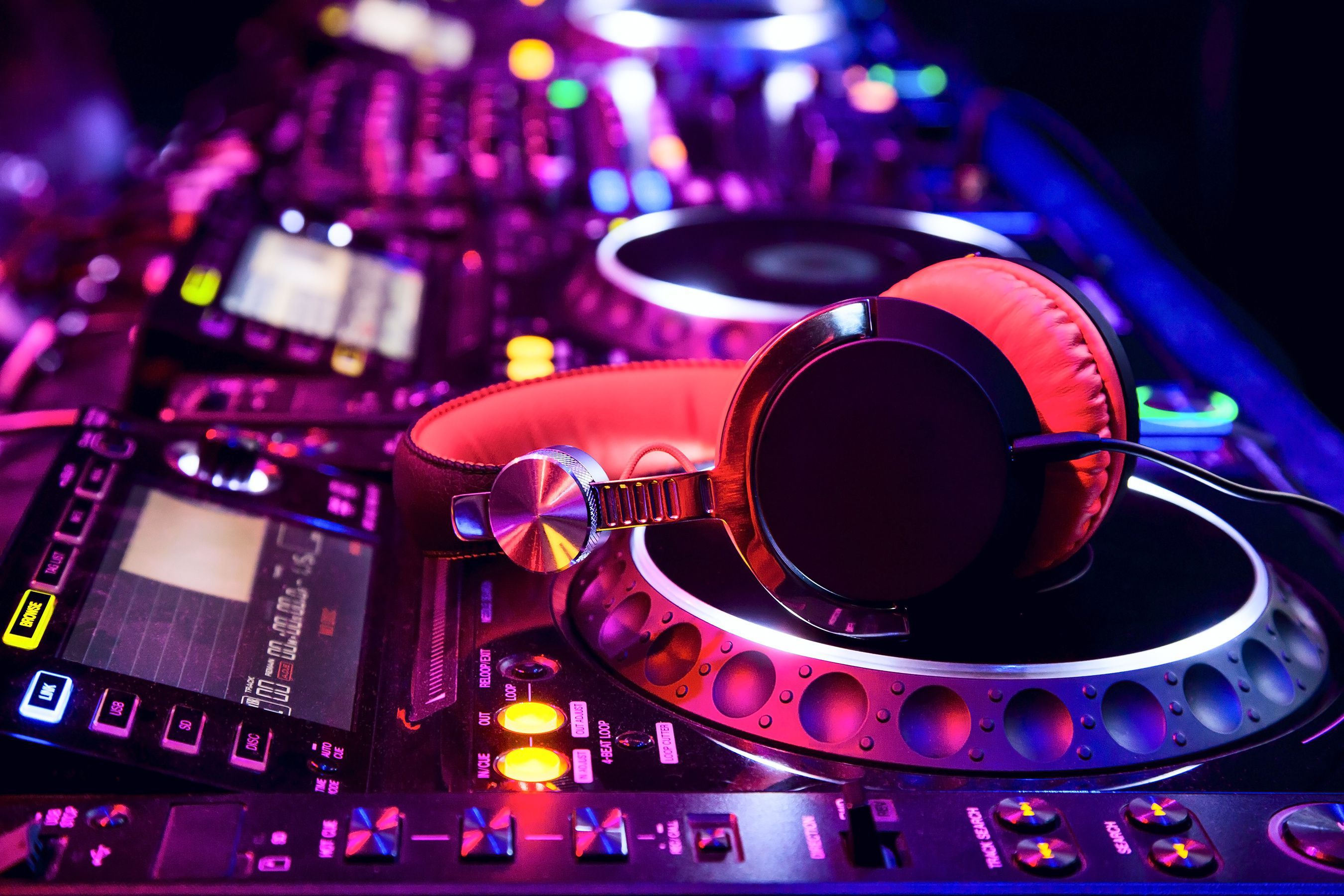 DJ System On Hire Online In Bangalore For Party, Wedding - JesVenues
