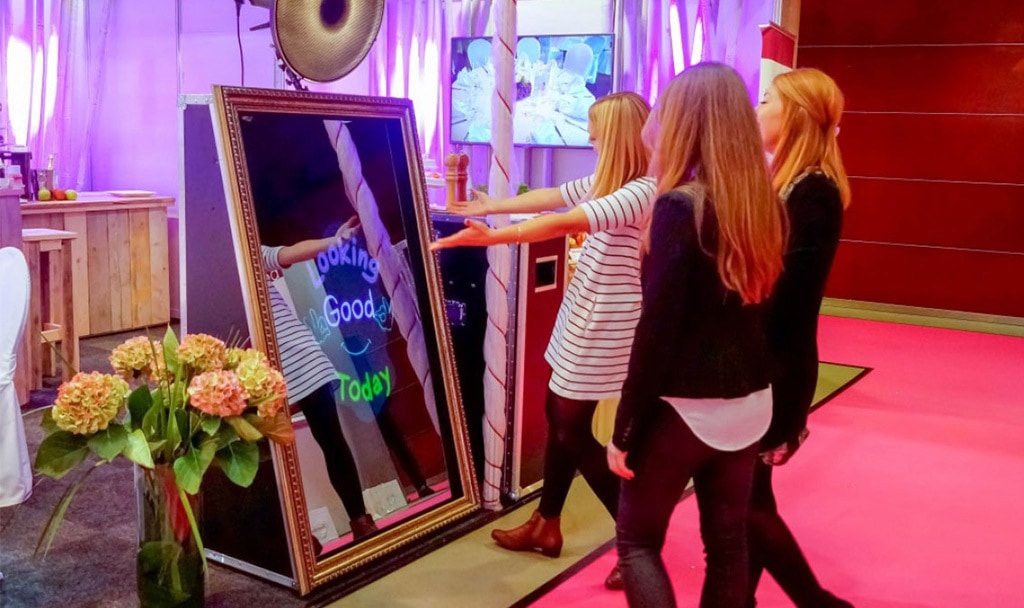 Magic Mirror Selfie Photo Booth